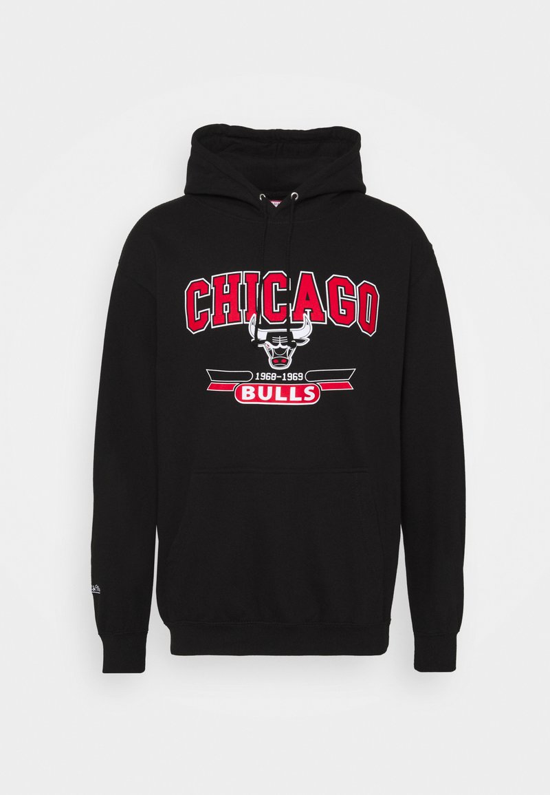Herren Shirts | Mitchell & Ness NBA CHICAGO BULLS 3 POINT ARCH HOODIE Vereinsmannschaften black/schwarz - PO86683 Herren Shirts | Mitchell & Ness NBA CHICAGO BULLS 3 POINT ARCH HOODIE Vereinsmannschaften black/schwarz - PO86683