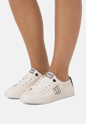 Baskets basses - blanco/black