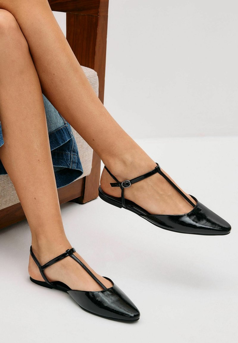 Next FOREVER COMFORT - Baletkurpes ar atvērtu aizmuguri - black