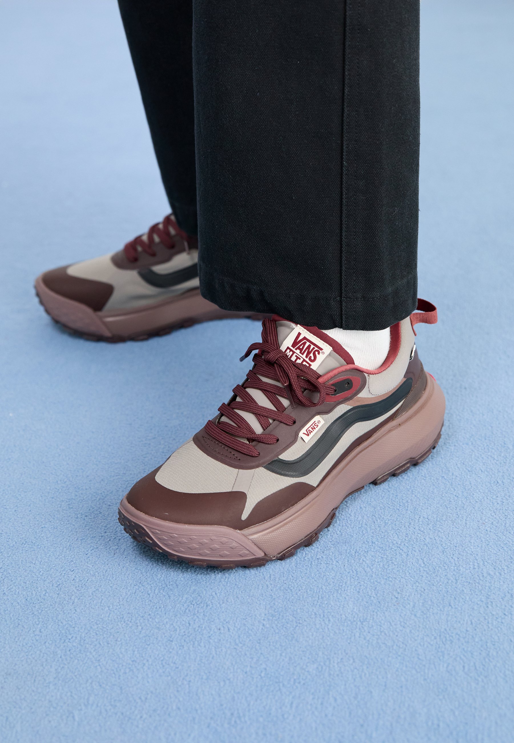 【VANS】 ヴァンズ MTE CROSSPATH BITTER CHOCOLAT 国内発送 国内配送 VANS MTE CROSSPATH BITTER CHOCOLATE