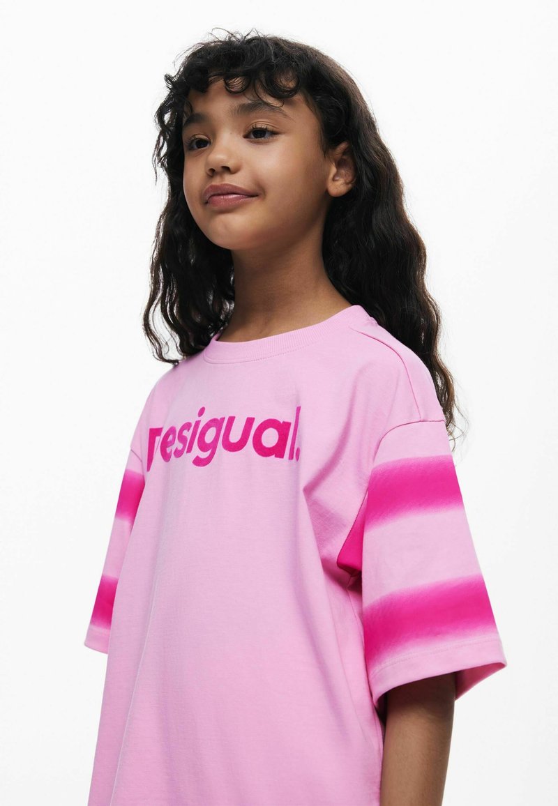 Desigual T-shirt Mickey 25SWTKAI Rosso Regular Fit