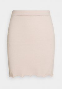 Světlá béžová sukně ke kolenům z jemné látky, s vroubkovaným okrajem a hladkým, přiléhavým střihem. Bez viditelných kovových částí nebo vzorů.