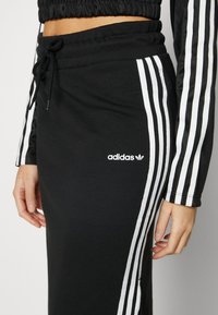 adidas Originals 3-STRIPES - Bleistiftrock - black