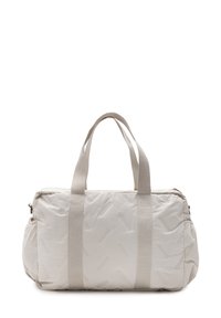 Licht beige sporttas met subtiele diagonale patronen, dubbele schouderbanden en zijvakken, weergegeven tegen een witte achtergrond.