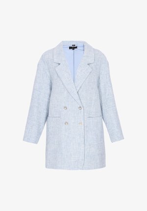 Sacou dublu cu textură bleumarin deschis, cu rever larg, două buzunare frontale și nasturi argintii, prezentat pe un fundal alb.