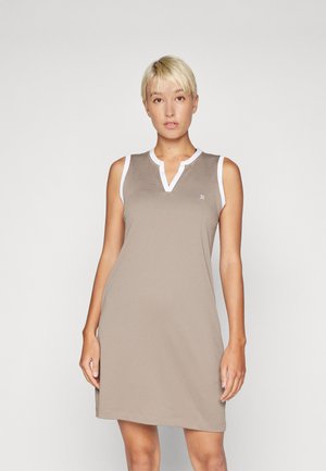 MASSY DRESS 2-IN-1 - Punčochy - hazel