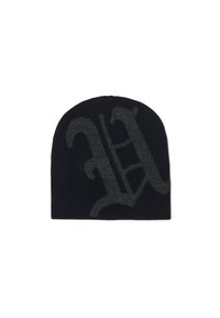 Gorro de punto negro con un diseño de letra estilizada en gris oscuro. Textura suave con una parte superior redondeada y forma ajustada.