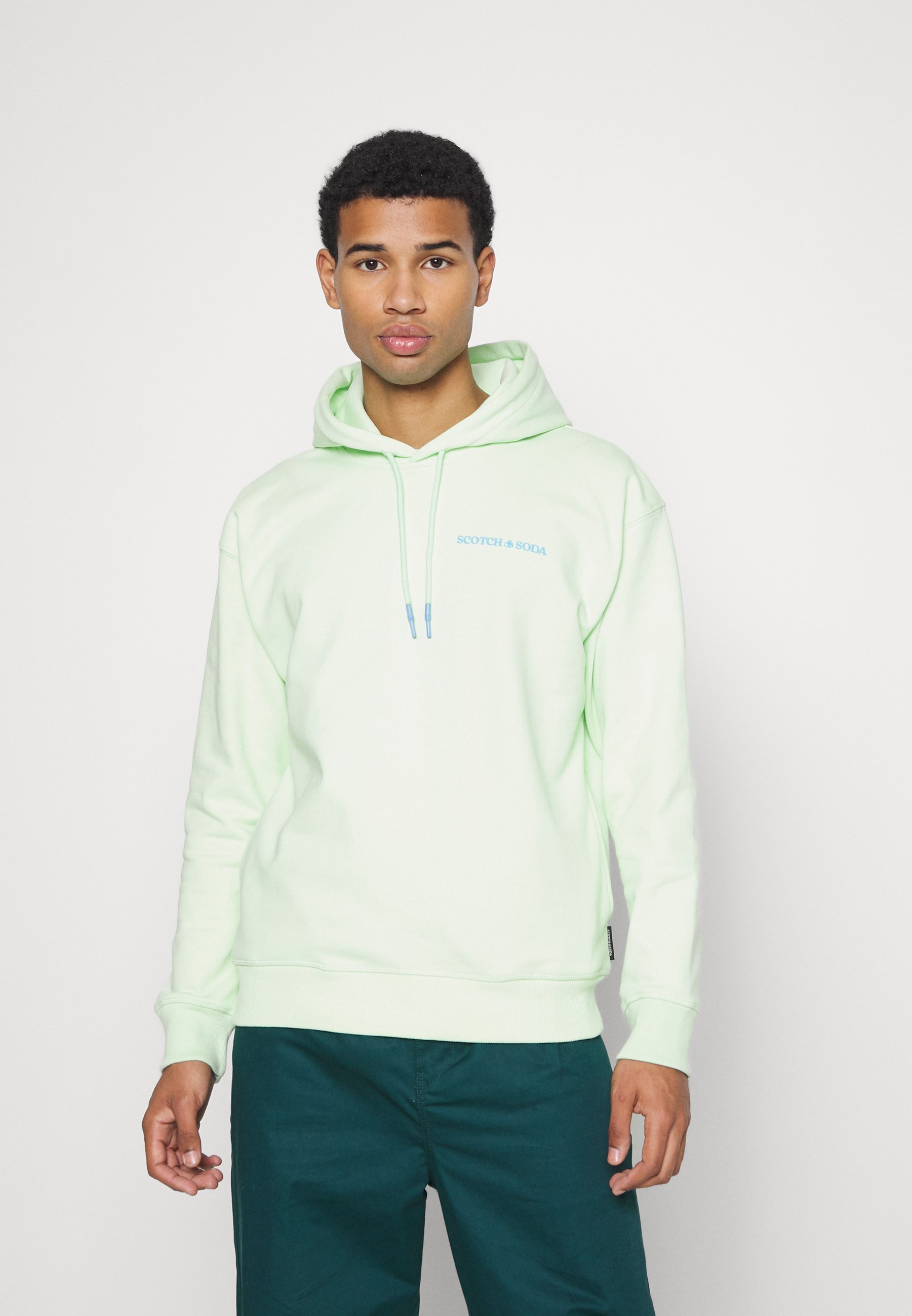 light blue nike sweat shirt