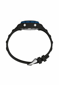 Bracelet de montre en caoutchouc noir avec accent bleu sur la lunette. Dispose d'un boîtier circulaire et d'un matériel en acier inoxydable pour une fermeture sécurisée.