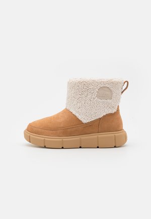 EXPLORER III SLIP-ON COZY WP - Bottines à plateau - sand