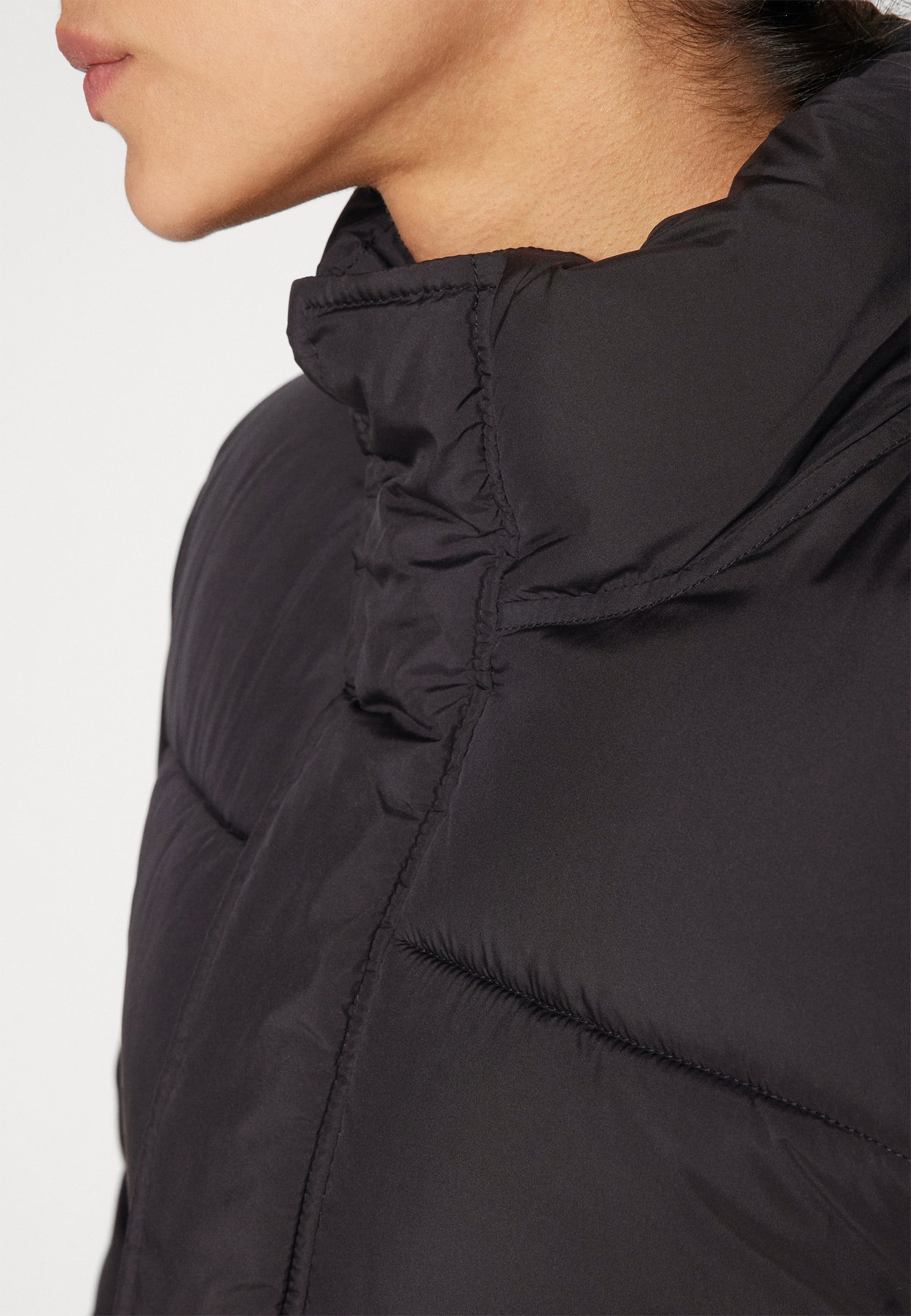 ESSENTIAL PUFFER