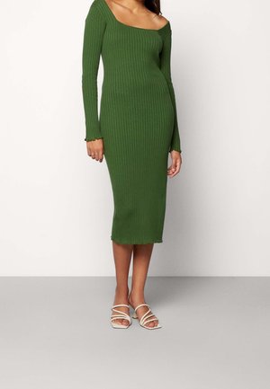 Pouzdrové šaty - green