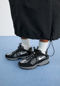 Unselected, black/metallic silver/white/iron grey
