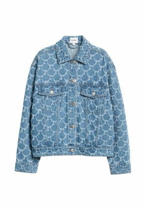 Kurtka dżinsowa w jasnoniebieskim kolorze z okrągłym wzorem, dwoma kieszeniami na piersi z srebrnymi guzikami oraz klasycznym kołnierzem.