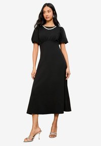 REGULAR FIT - MIDI WITH DIAMANTE NECKLACE TRIM - Juhlamekko - black