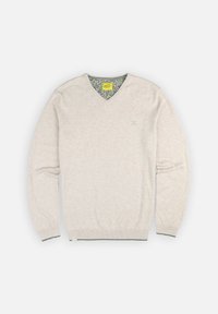 Pull en V gris clair en tissu texturé, avec une doublure intérieure à motif vert et un petit logo brodé sur la poitrine.