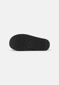 UGG Botines con plataforma - black