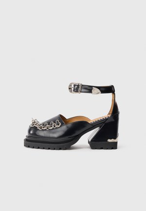 High heels - black