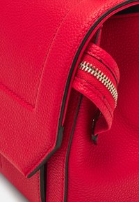 Lancel MEDIUM NINON  - Borsa a mano - kiss red