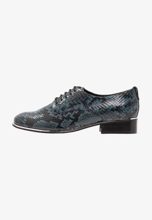 KIOMI, Derbies - white