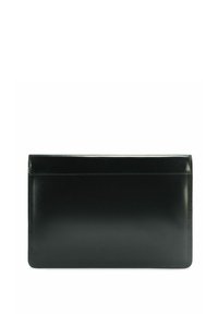 Czarna skórzana torba o gładkim, matowym wykończeniu. Prostokątny kształt, z otworem u góry i minimalistycznym designem bez widocznych elementów metalowych.