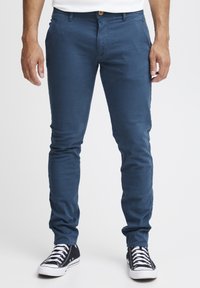 Blend BHNATAN SLIM FIT - Chino hlače - ensign blue