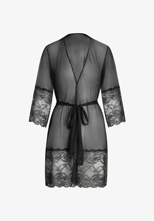 Czarna przezroczysta szlafrok z koronkowym wykończeniem na rękawach i u dołu. Posiada pasek wiązany w talii. Lekka, miękka faktura z otwartym przodem.