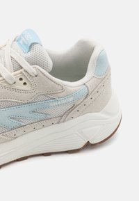 HI-TEC HTS74 SHADOW UNISEX  - Trainers - star white/delicate  blue