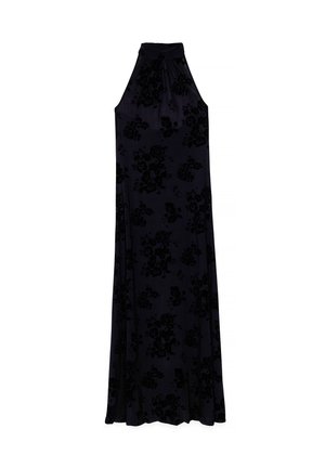 Pitkä musta mekko, jossa on sitruunakaula-design, ja siinä on samettinen kukkakuosi. Kangas näyttää sileältä ja siinä on mieto kiilto.