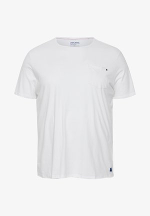 Valge lühikeste varrukatega crew neck t-särk, millel on väike rinnatasku musta nupuga ja väike sinine sildike Alumisel serval.