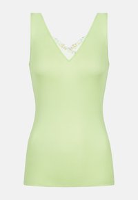 Zielona bezrękawnikowa bluzka z dekoltem w kształcie litery V i koronkowymi detalami kwiatowymi przy dekolcie. Gładka faktura i dopasowany krój.