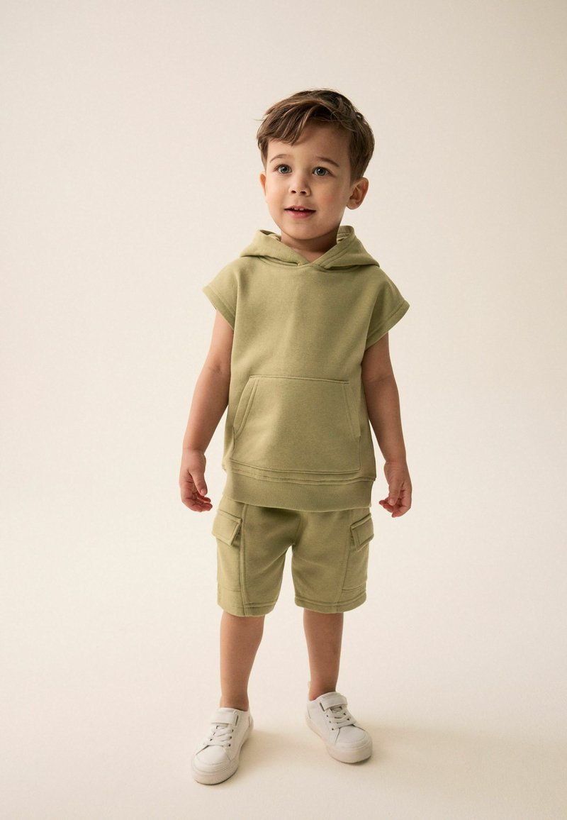 Next SHORT SLEEVE SET - REGULAR FIT - Pulover s kapuco - khaki green