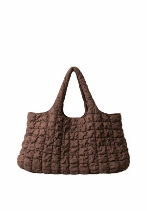 Brązowa pikowana prostokątna torba na ramię z wyściełanymi uchwytami i lekko wypukłą teksturą, zaprojektowana do codziennego noszenia przedmiotów.