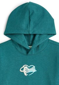 Sweat à capuche bleu sarcelle avec un petit logo "O'neill" blanc et pastel en forme de cœur sur la poitrine.