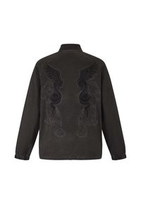 Schwarze Jacke mit gestickten geflügelten Figuren auf dem Rücken. Verfügt über einen Kragen und elastische Bündchen und besteht aus weichem, strukturiertem Material.