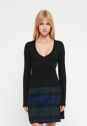 ONLMILA V NECK - Majica z dolgimi rokavi - black