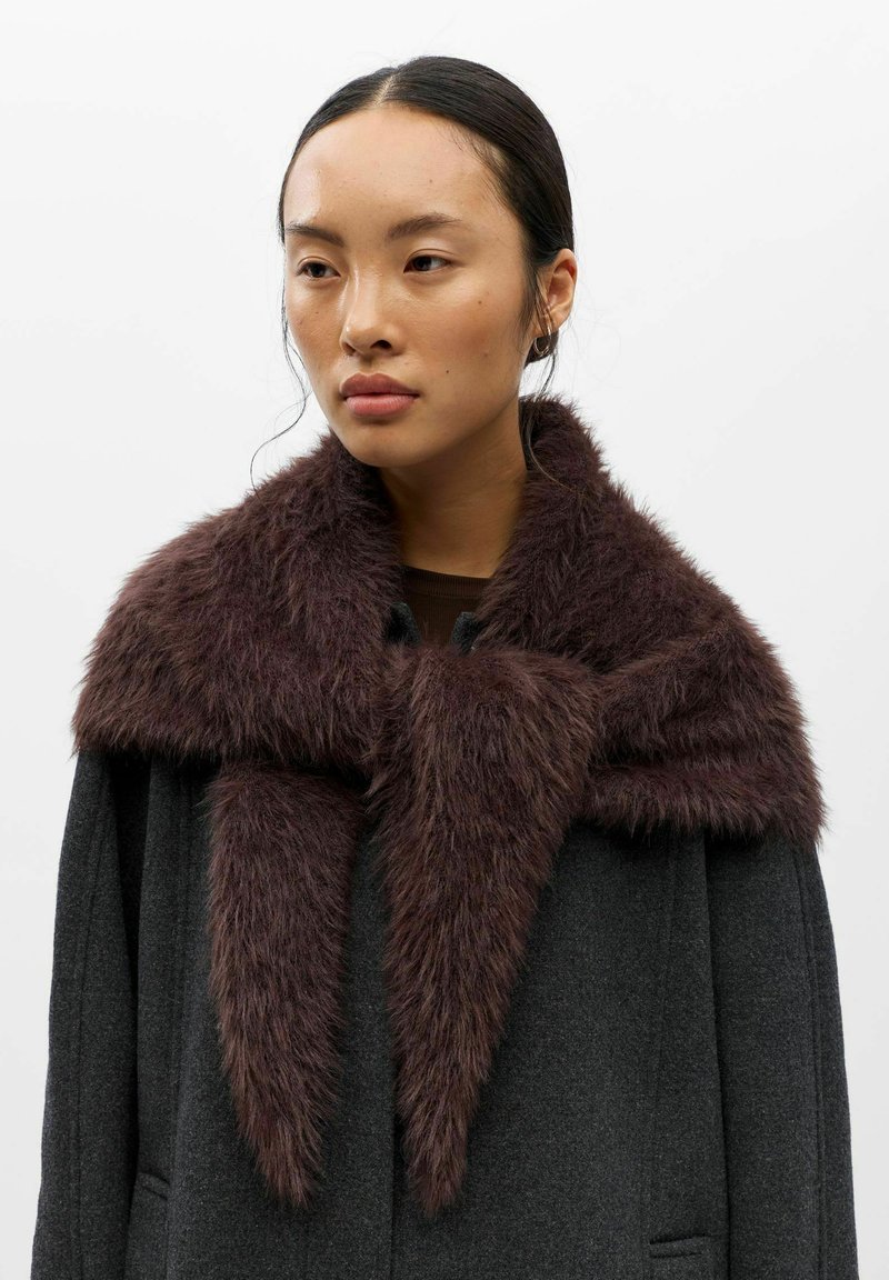 Object SCARF FUZZY TRIANGLE - Écharpe - seal brown