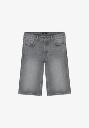 Graue Jeansshorts mit Front- und Münztaschen, Gürtelschlaufen, Knopfverschluss und verwaschenen Details.