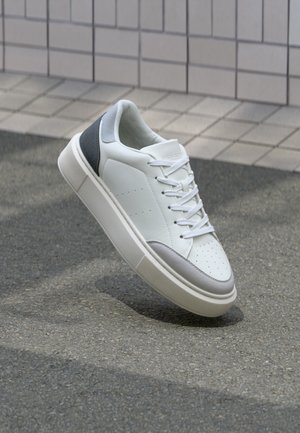 Jack & Jones, JFWASPIRE COURT - Baskets basses - white/vapor blue/castlerock