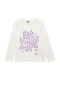 Biała, długosleeve'owa koszulka z grafiką w kolorze fioletowym, na której napis "LOVE YOURSELF" oraz symbole gwiazd i pokoju. Wykonana z materiału bawełnianego.