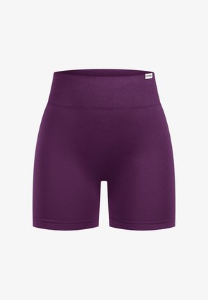 Fioletowe spodenki sportowe z szerokim, żebrowanym paskiem w talii. Gładka tekstura, długość do kolan i minimalistyczny design bez widocznych szwów.