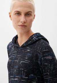s.Oliver MIT KAPUZE - Kapuzenpullover - schwarz