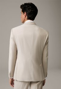 Strellson AIDAN2  - Suknjič - medium beige