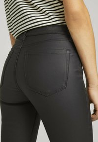 Jeans Extra Skinny Tom Tailor Denim NELA Para Mujer - Color Negro Tipo Cuero, Talla 26W/32L