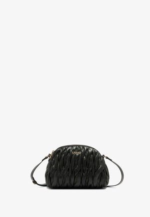Borsa a tracolla in pelle nera con un design a onde testurizzato, forma arrotondata, logo color oro e una tracolla removibile.