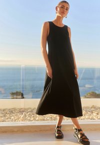 Next REGULAR FIT czarny