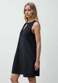 Jimmy Key SLEEVELESS WITH NECK - Freizeitkleid - black