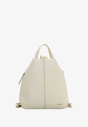 Gaiši bēšs ādas mugursoma ar trīsstūrveida formu, teksturētu virsmu, augšējo rokturi un zelta detaļām. Ir sānu rāvējslēdzēja kabata.