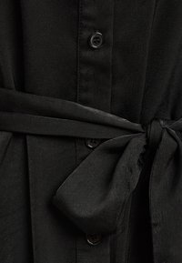 Thumbnail Image 6