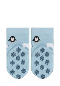 Chaussettes bleues ornées de motifs de pingouins et de flocons de neige, fabriquées en tissu tricoté avec une texture douce. Mise en valeur par des détails blancs.